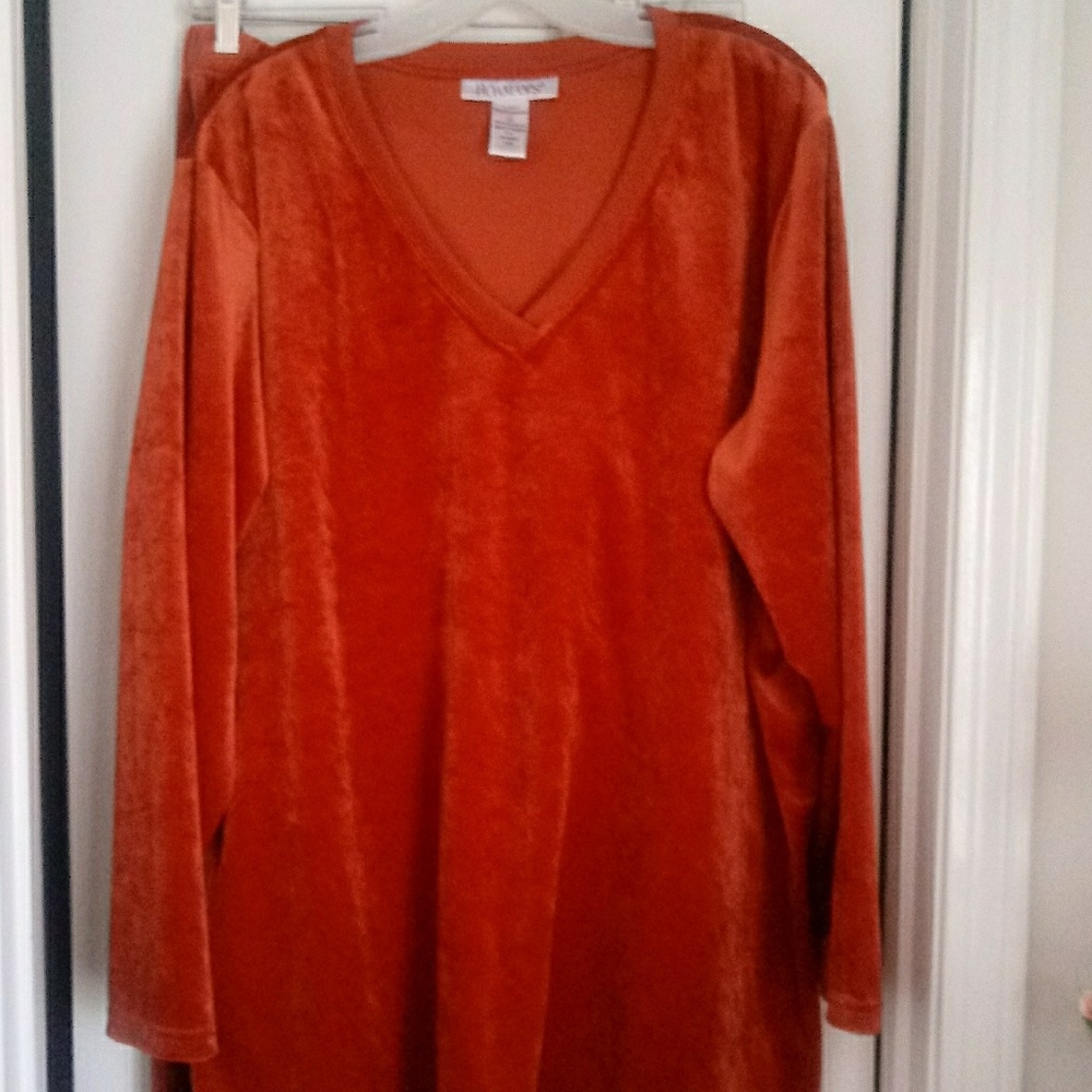 Velour pants suit